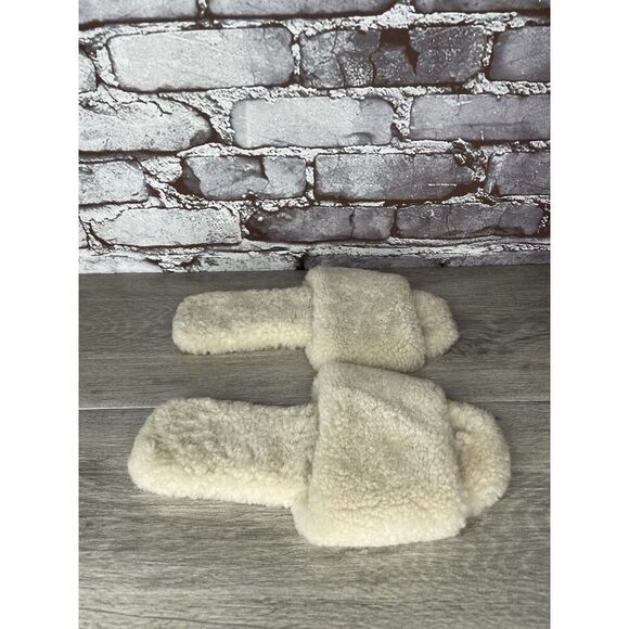 Raye Sherp Ivory Cream Faux Fur Slippers Open Toe Sandals Women’s Sz 7M US/38EU - Picture 1 of 16